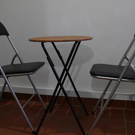 A-l Apartment *